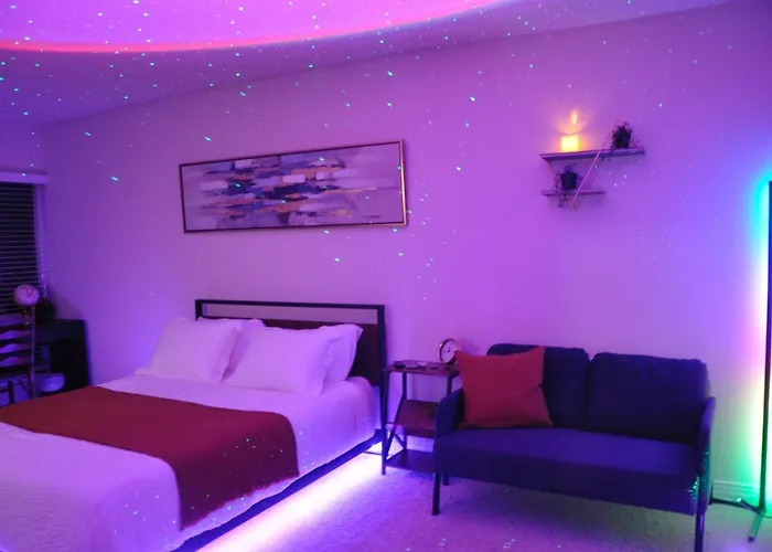 Private Room & Bathroom In Shared Oceanfront Home, Marina Del Rey