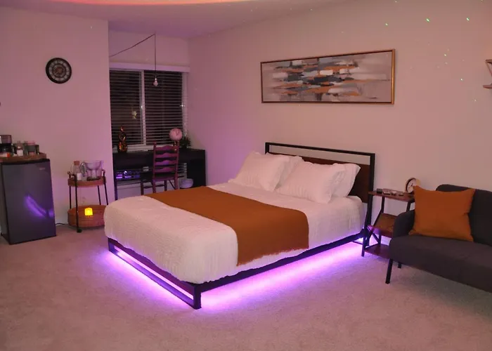 Private Room & Bathroom In Shared Oceanfront Home, Marina Del Rey