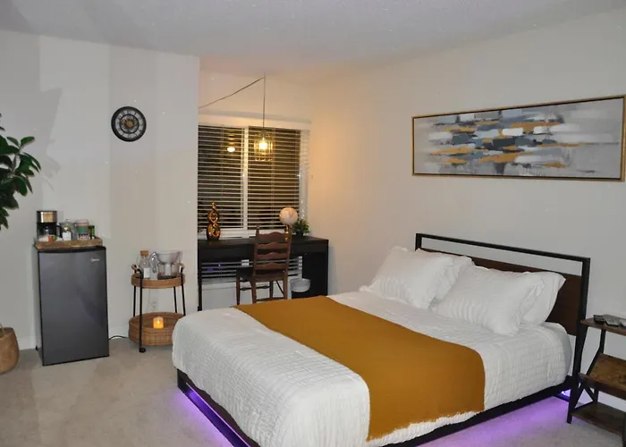 Private Room & Bathroom In Shared Oceanfront Home, Marina Del Rey
